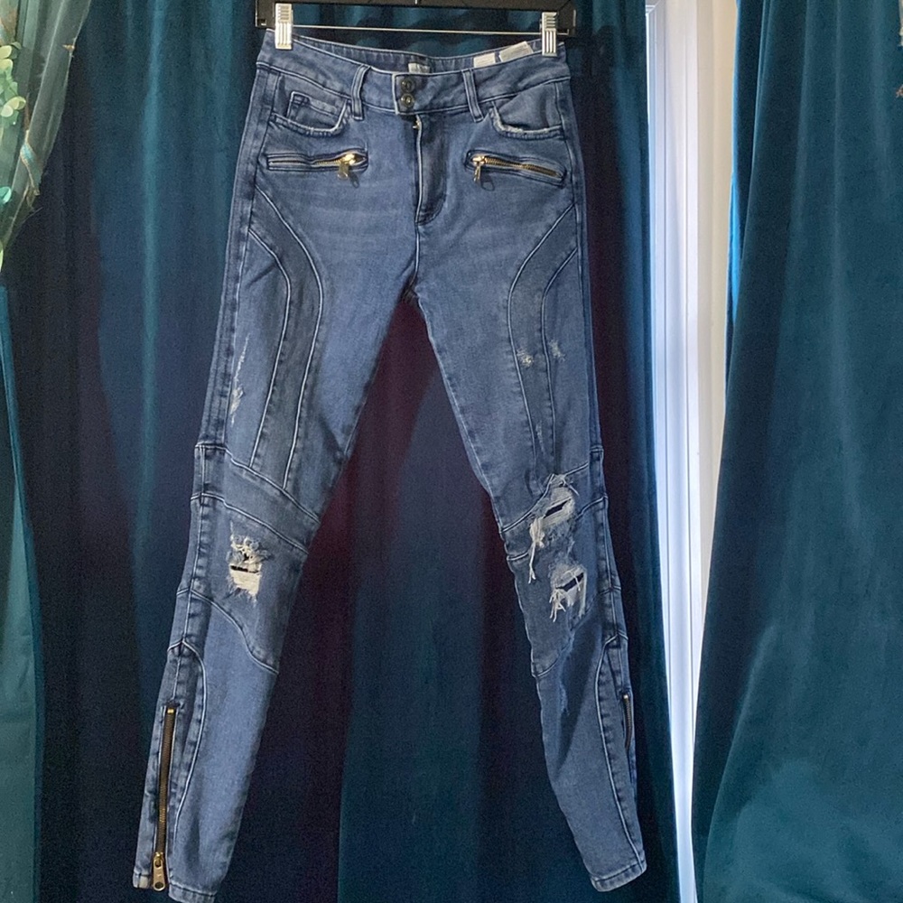 Gigi Hadid x Tommy Hilfiger jeans